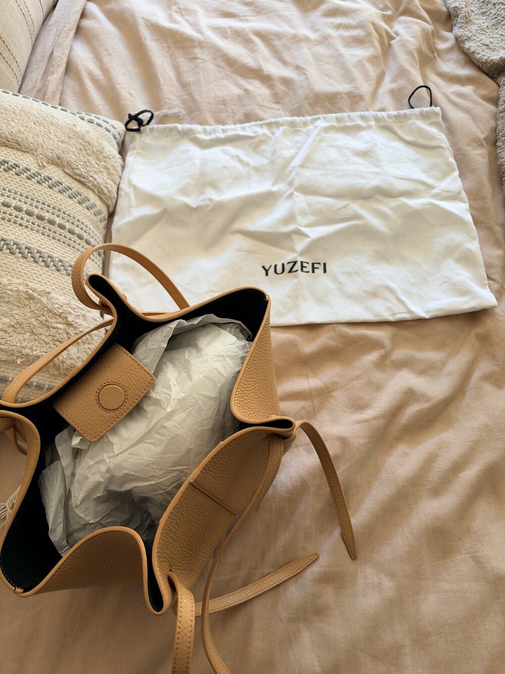 Yuzefi Mochi Tote Bag Sand Camel Pebble Grain Leather Knot Shoulder Bag Medium